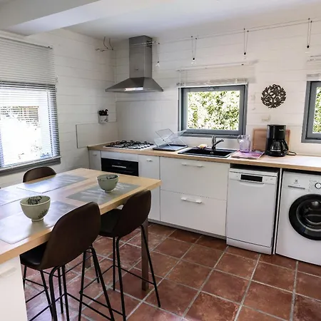 Absolut Oiseaux Bed and Breakfast 3*